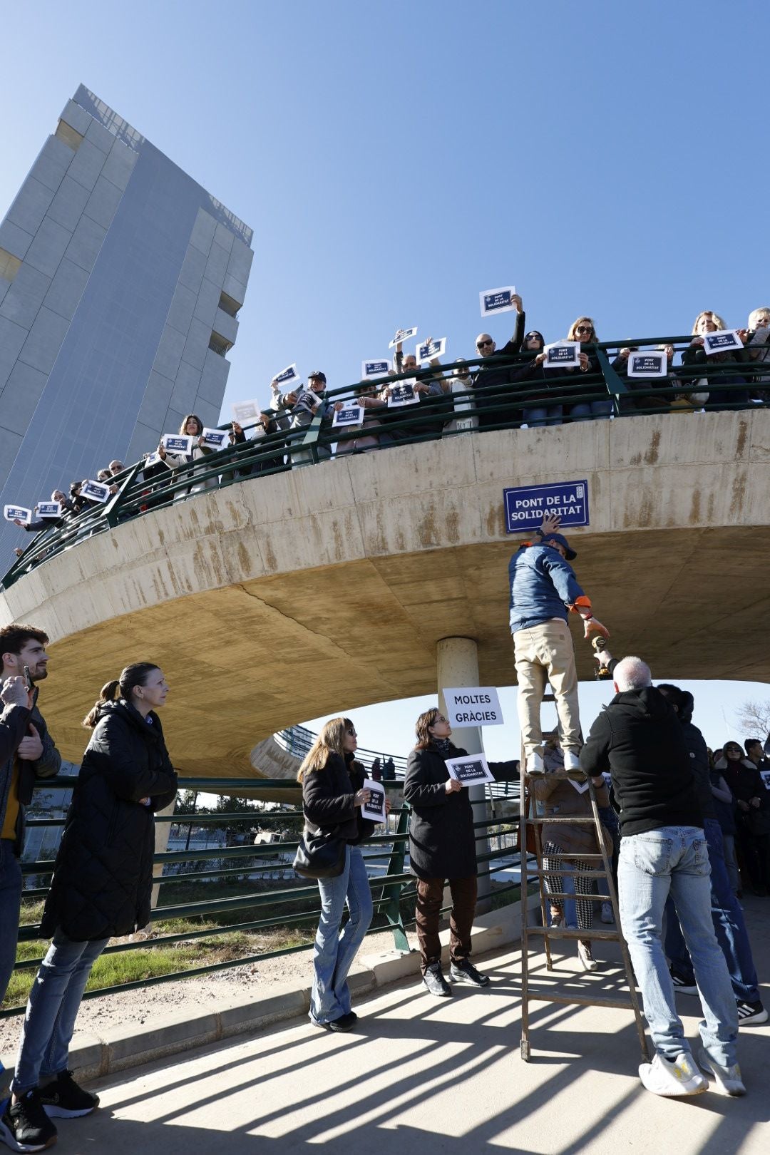 Fotos del homenaje en La Torre a la víctima de la dana de Valencia