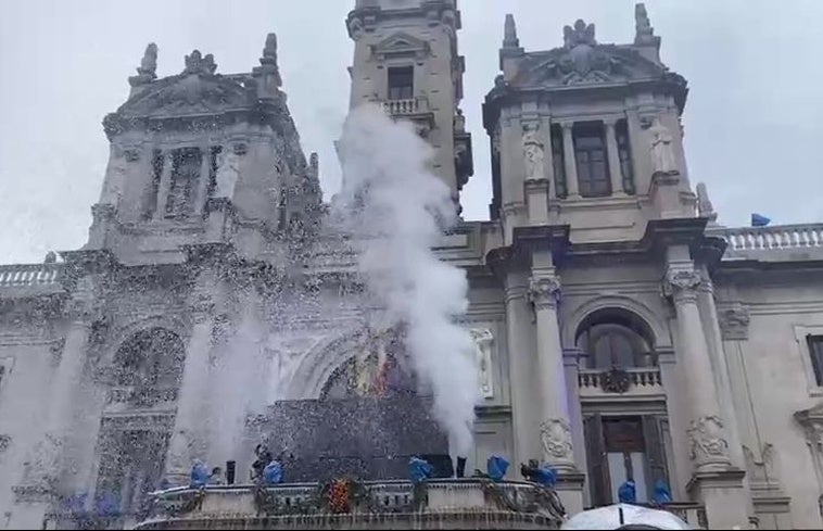 Campanadas en la plaza del Ayuntamiento este martes.