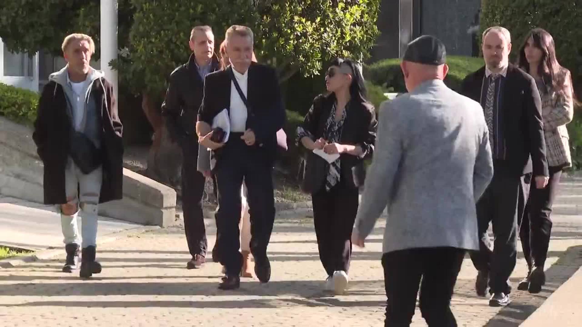 Luciana Bogniano muestra apoyo a su marido con una blazer con el lema 'Amargo es inocente'
