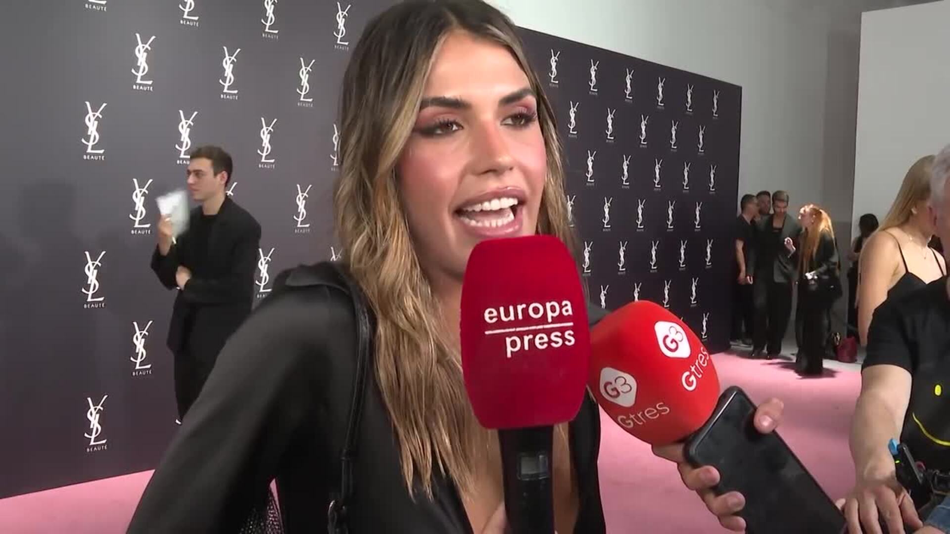 Sofía Suescun atiza a Laura Matamoros por "arrimarse" a Kiko Jiménez en 'Supervivientes'