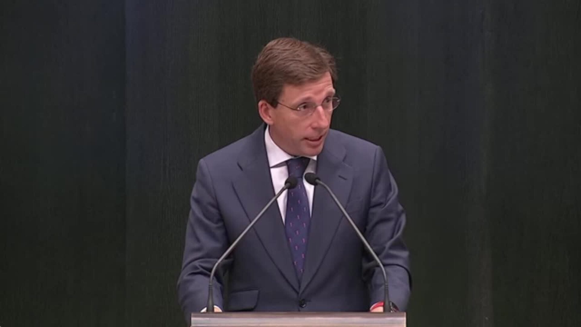 Almeida tilda de "cruel" que el Gobierno "no distinga entre el pueblo palestino y Hamás"