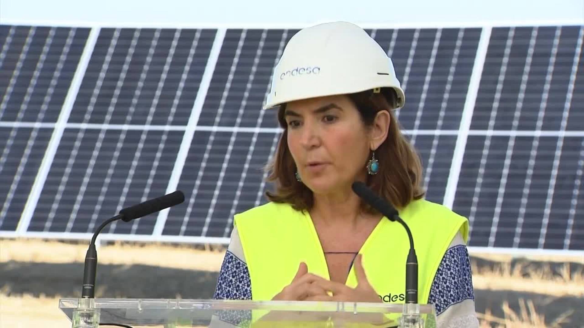 Junta destaca la nueva planta solar de Endesa como ejemplo de "innovación y creación de empleo"
