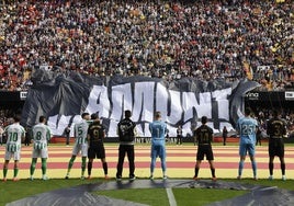 La bandera prestada por el Real Madrid tras la dana.