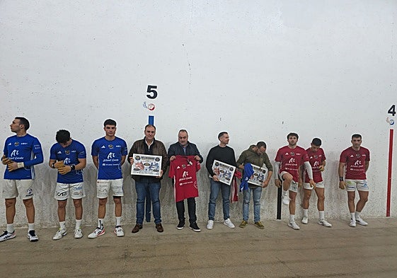 Los jugadores en el Trinquet de Pelayo