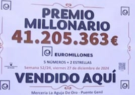 Cartel anunciando el premio de Euromillones de Puente Genil.