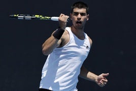 Alcaraz, en un entrenamiento en Australia.