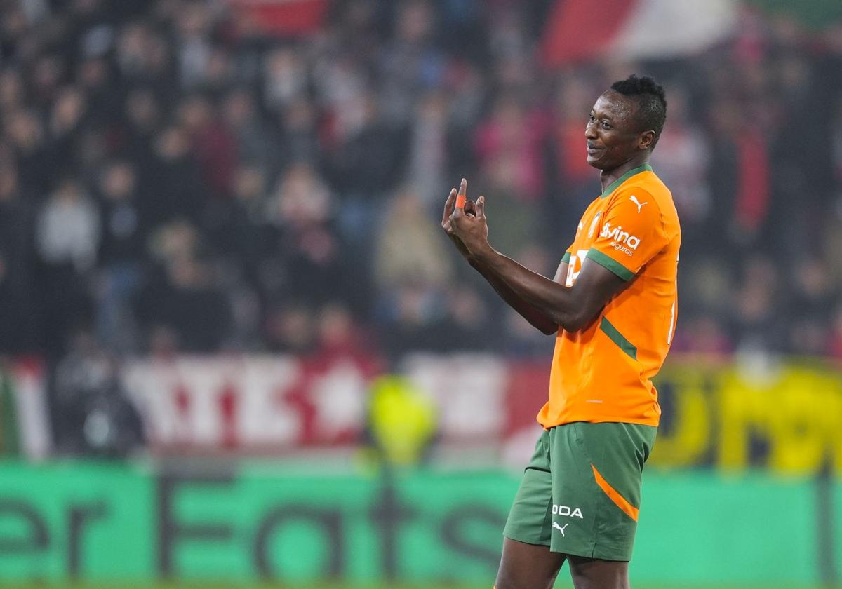 Umar Sadiq, con el Valencia.