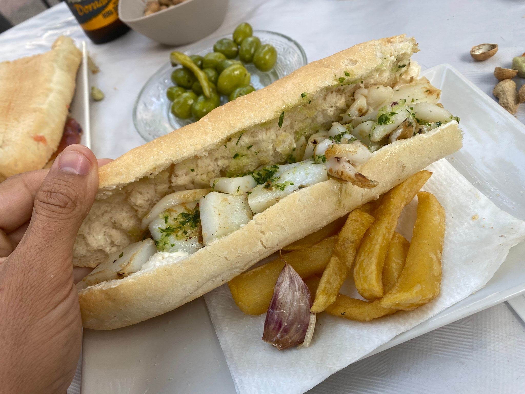 Imagen secundaria 1 - El bar de Alzira que prepara almuerzos de inspiración nacional