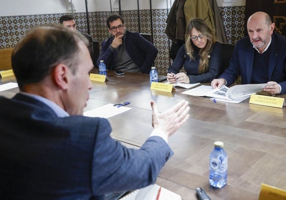 Luis Cevera y Rafael Louzán, en la reunión de esta mañana.