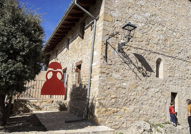 Imágenes del municipio de Castell de Cabres en un día de verano.