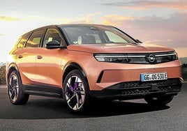 El Grandland crece hasta los 4,65 metros de longitud y muestra las nuevas tendencias estéticas de Opel en su frontal '3D Vizor'.