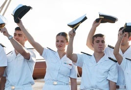 Leonor llega a Tenerife a bordo de Elcano