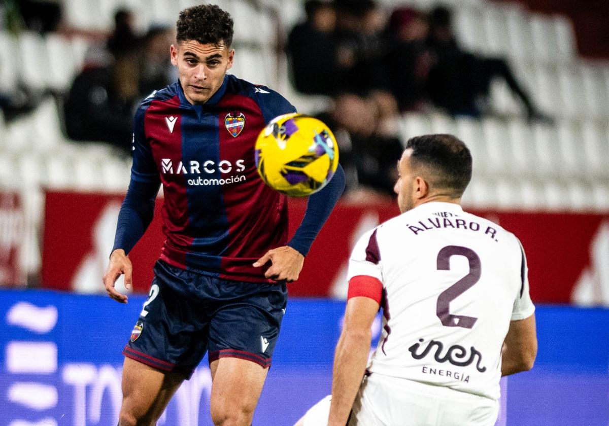 Andrés García, durante un partido de esta temporada con el Levante ante el Albacete.