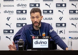 Carlos Corberán, en rueda de prensa.