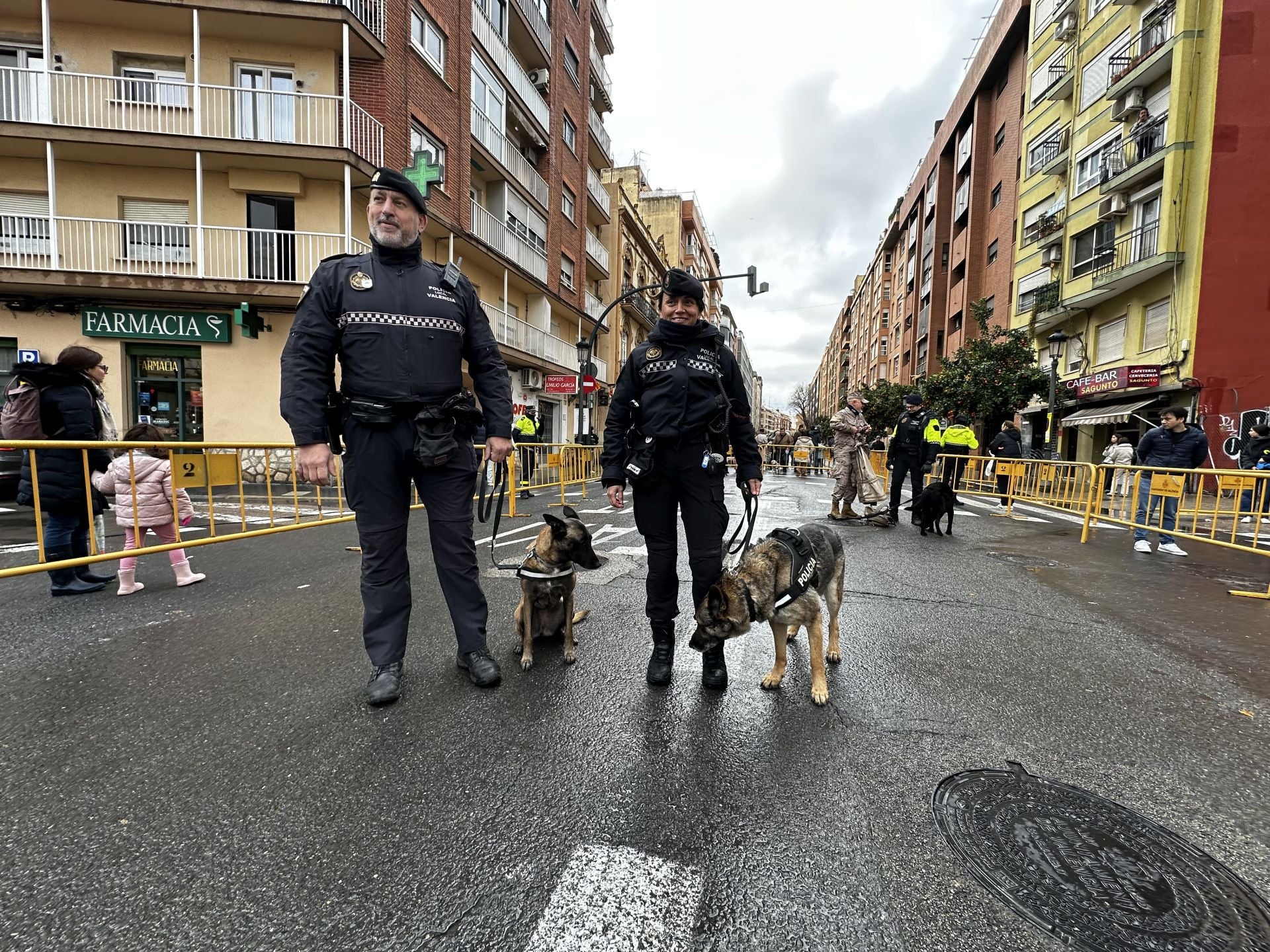 Las mascotas de Valencia, fieles a su cita con la bendición de Sant Antoni