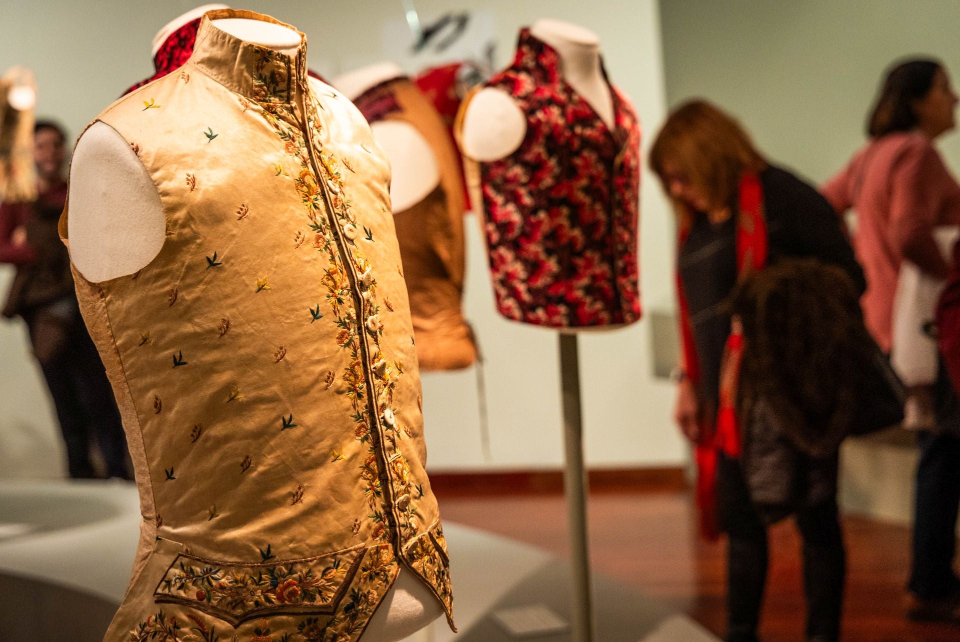 La espectacular colección de trajes de una ilustre familia valenciana