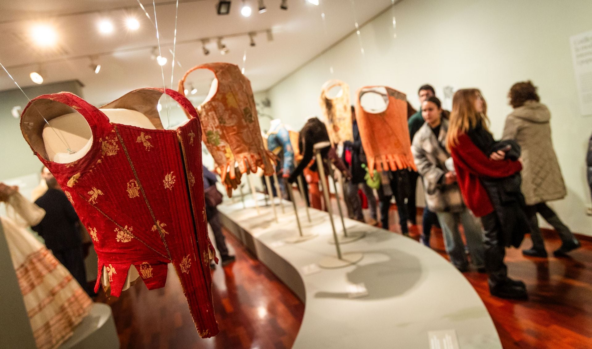 La espectacular colección de trajes de una ilustre familia valenciana