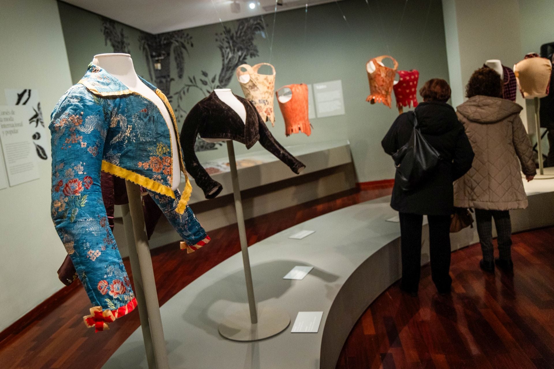 La espectacular colección de trajes de una ilustre familia valenciana