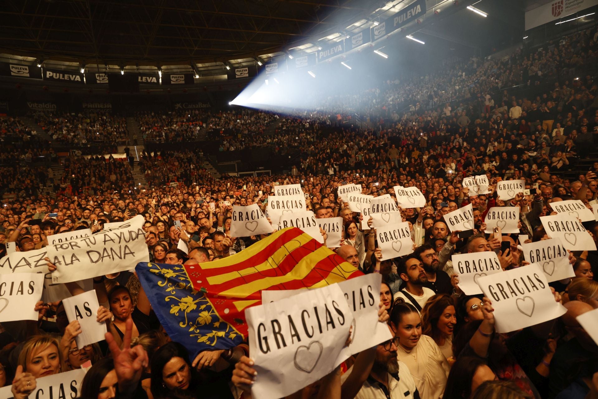 FOTOS | Concierto benéfico de Manolo García en Valencia para los afectados por la dana