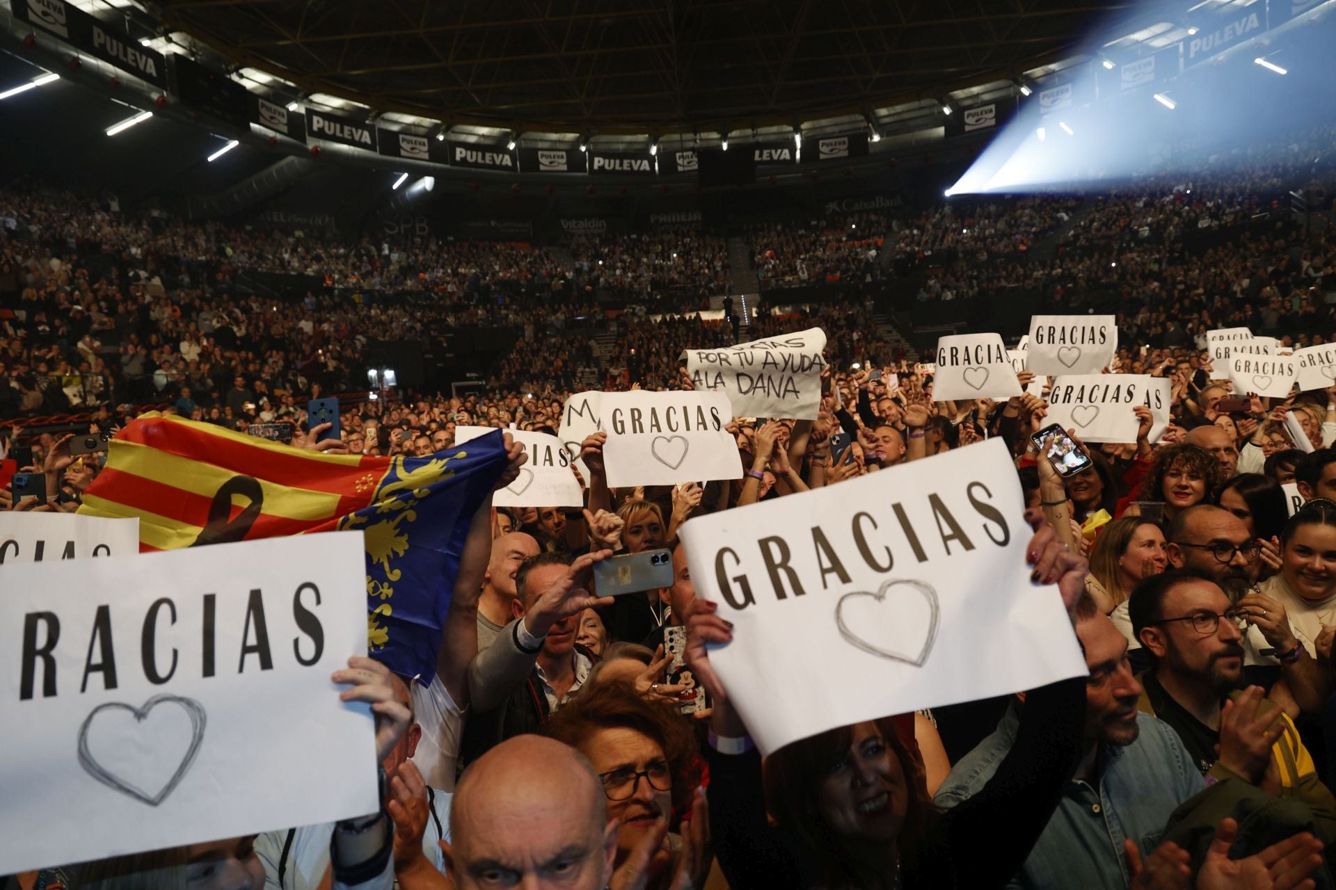 FOTOS | Concierto benéfico de Manolo García en Valencia para los afectados por la dana