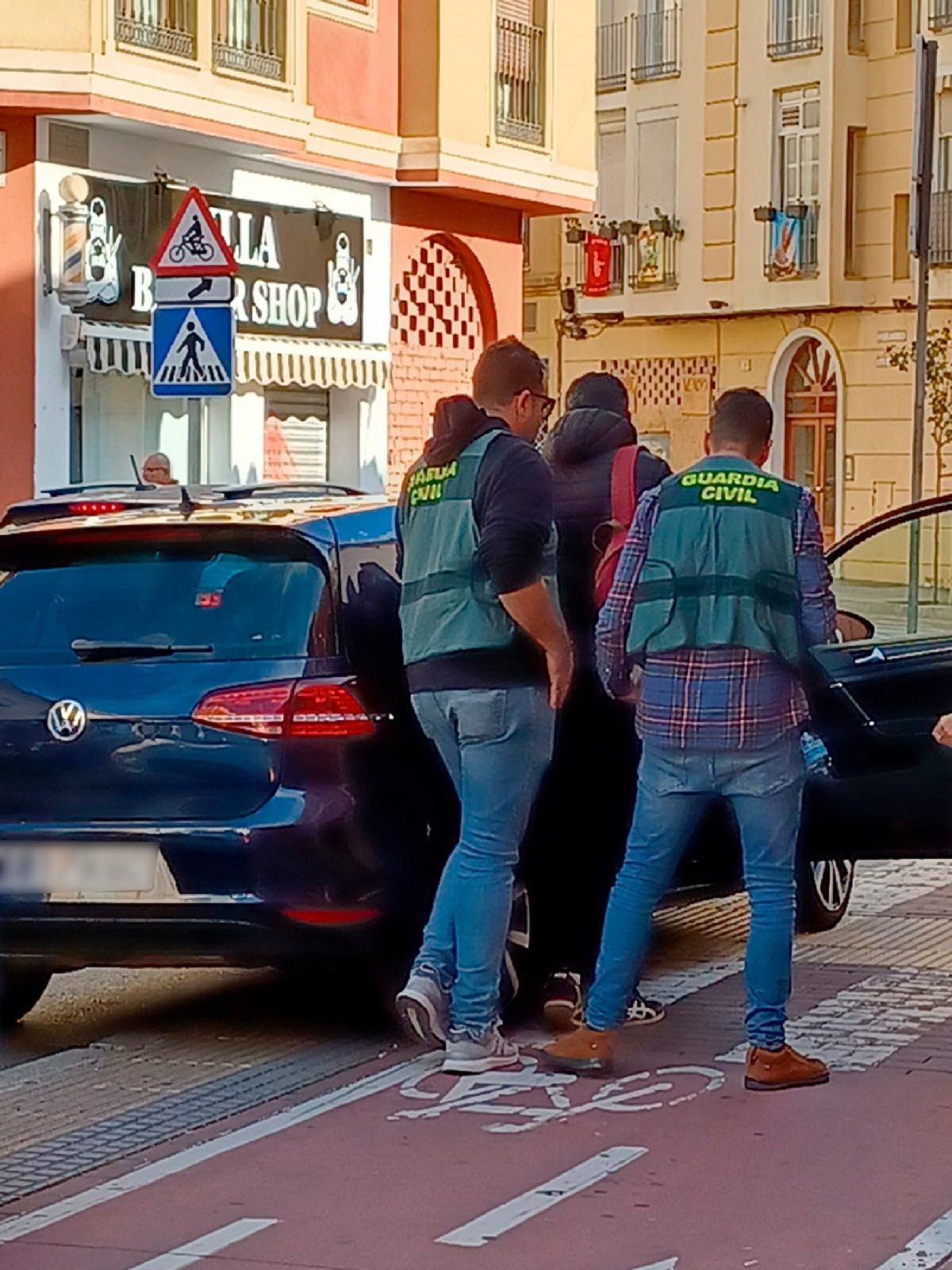 El momento de la detención por parte de agentes de la Guardia Civil.