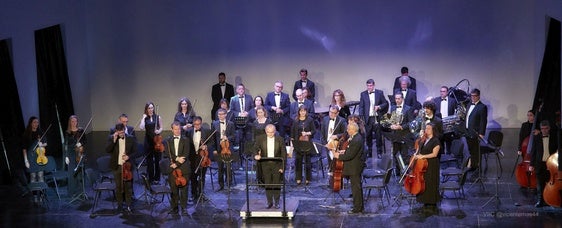 La Orquestra de la Marina Alta en un concierto.