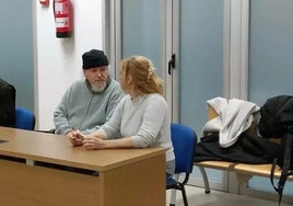 Imagen del acusado de matar y descuartizar a su pareja en Torrevieja (Alicante) antes de iniciar la primera sesión del juicio con jurado.