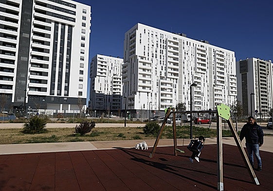Los parques infantiles son el único equipamiento que existe actualmente en Turianova.
