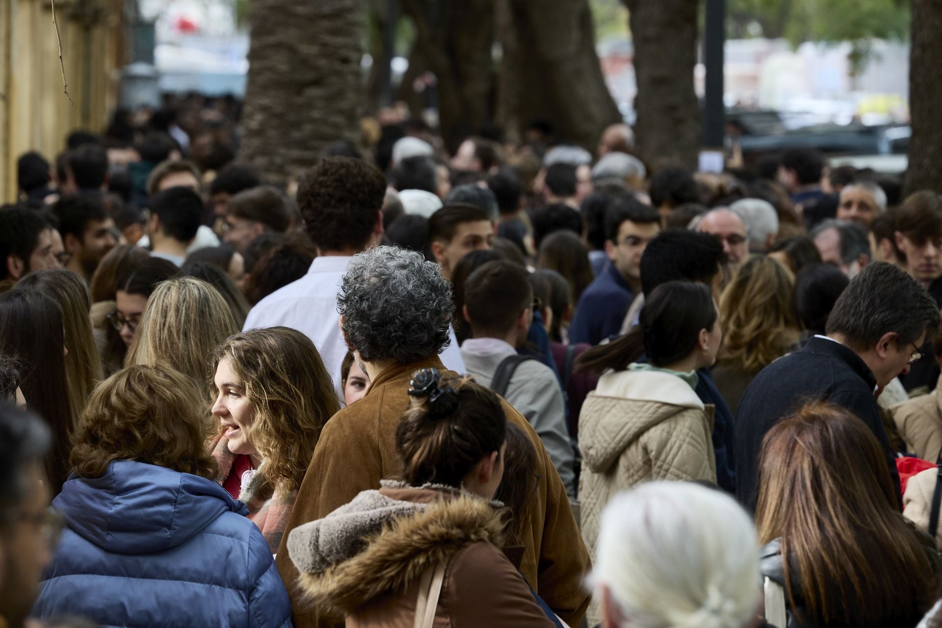 El examen de su vida: Casi 4.000 personas se presentan al MIR en la Comunitat