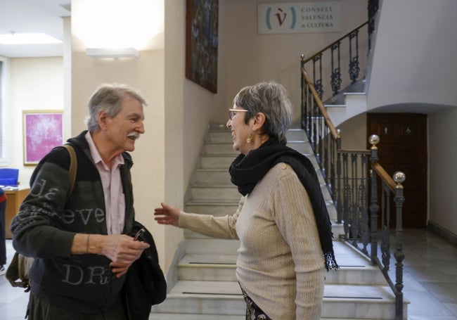 La presidenta del CVC, Dolors Pedrós, saluda a Vicent Torrent.