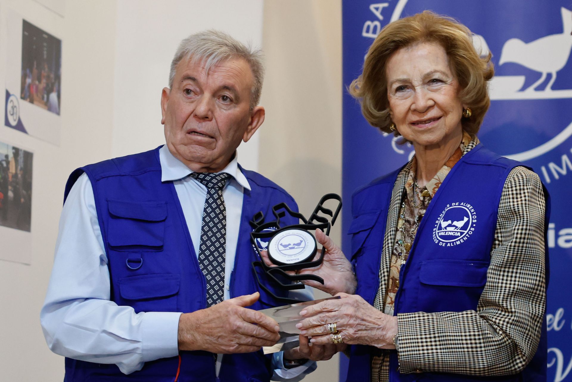 Doña Sofía visita el Banco de Alimentos de Valencia