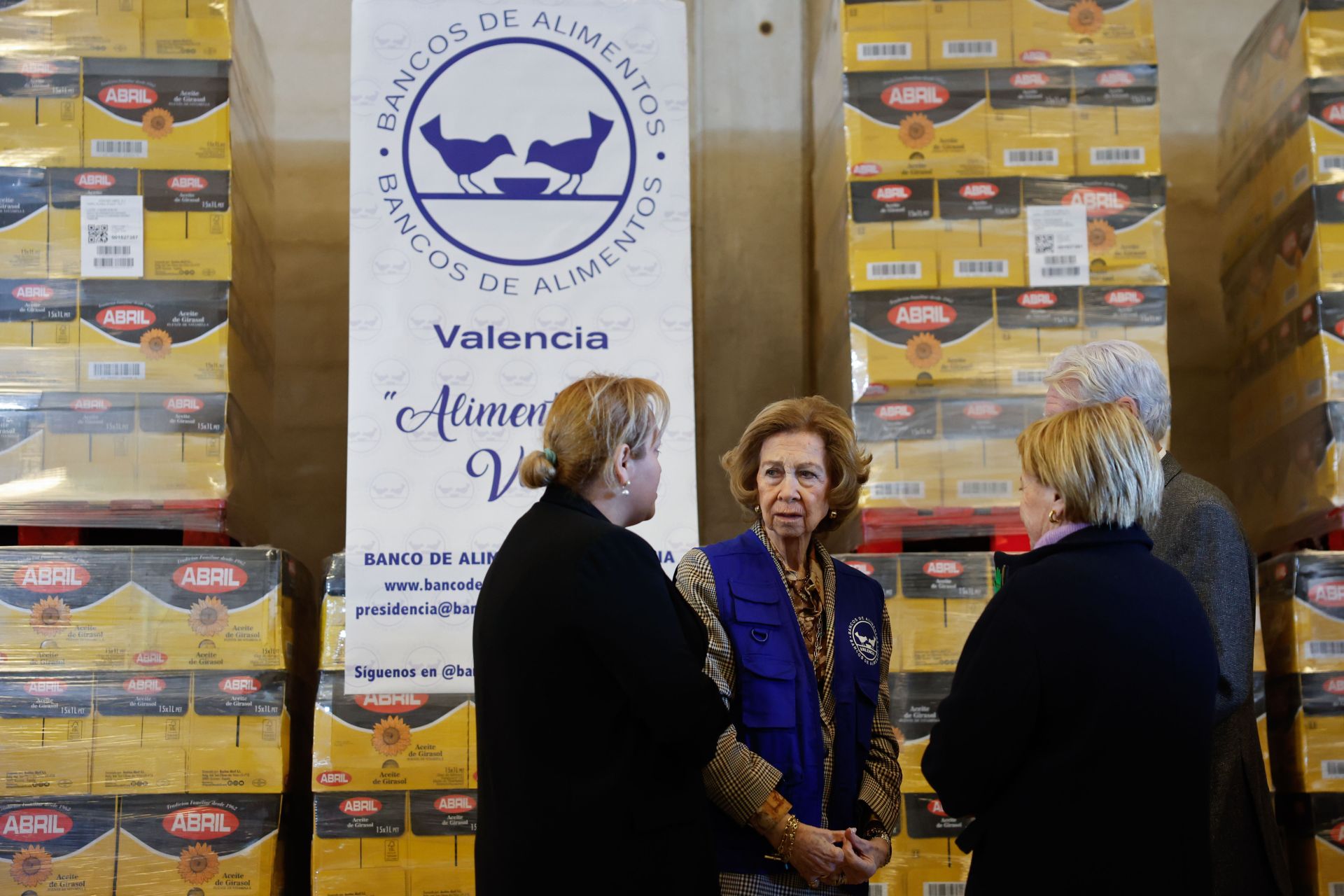 Doña Sofía visita el Banco de Alimentos de Valencia