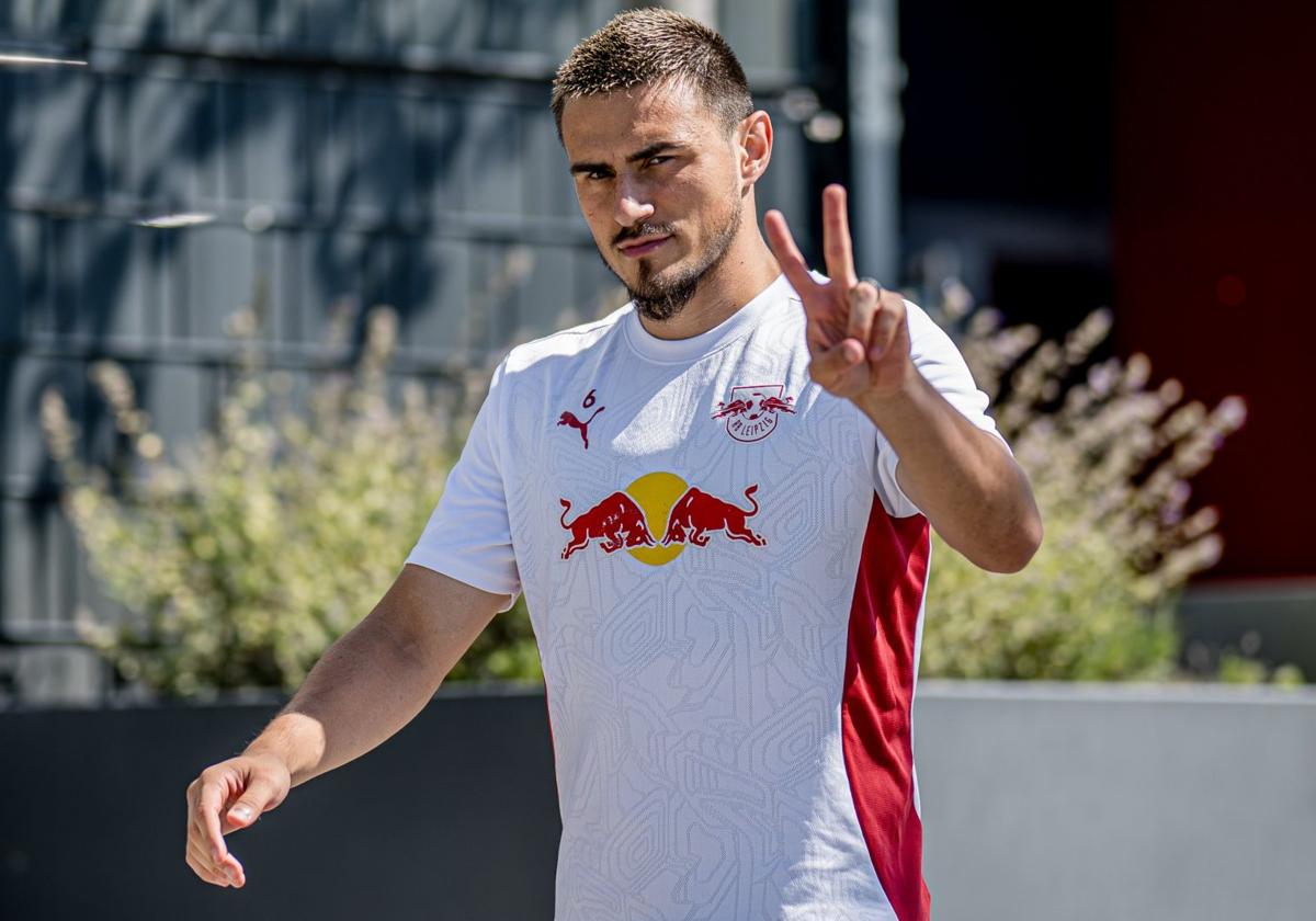 Eljif Elmas, durante un entrenamiento.