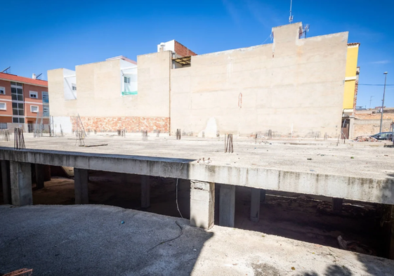 Un solar de la Sareb en la Comunitat en proceso de edificación.