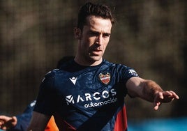 Manu Sánchez, en su primer entrenamiento con el Levante.