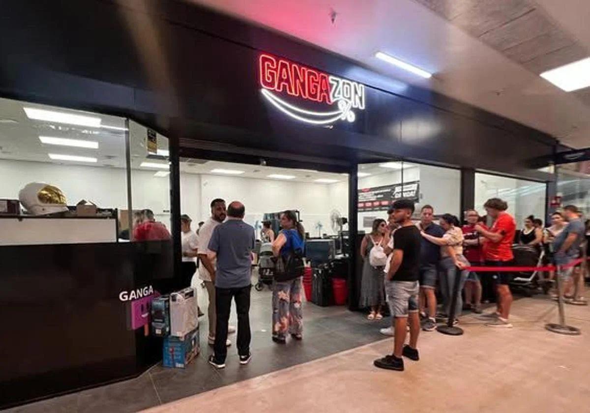 Tienda Gangazon en el centro comercial Gran Turia de Valencia.