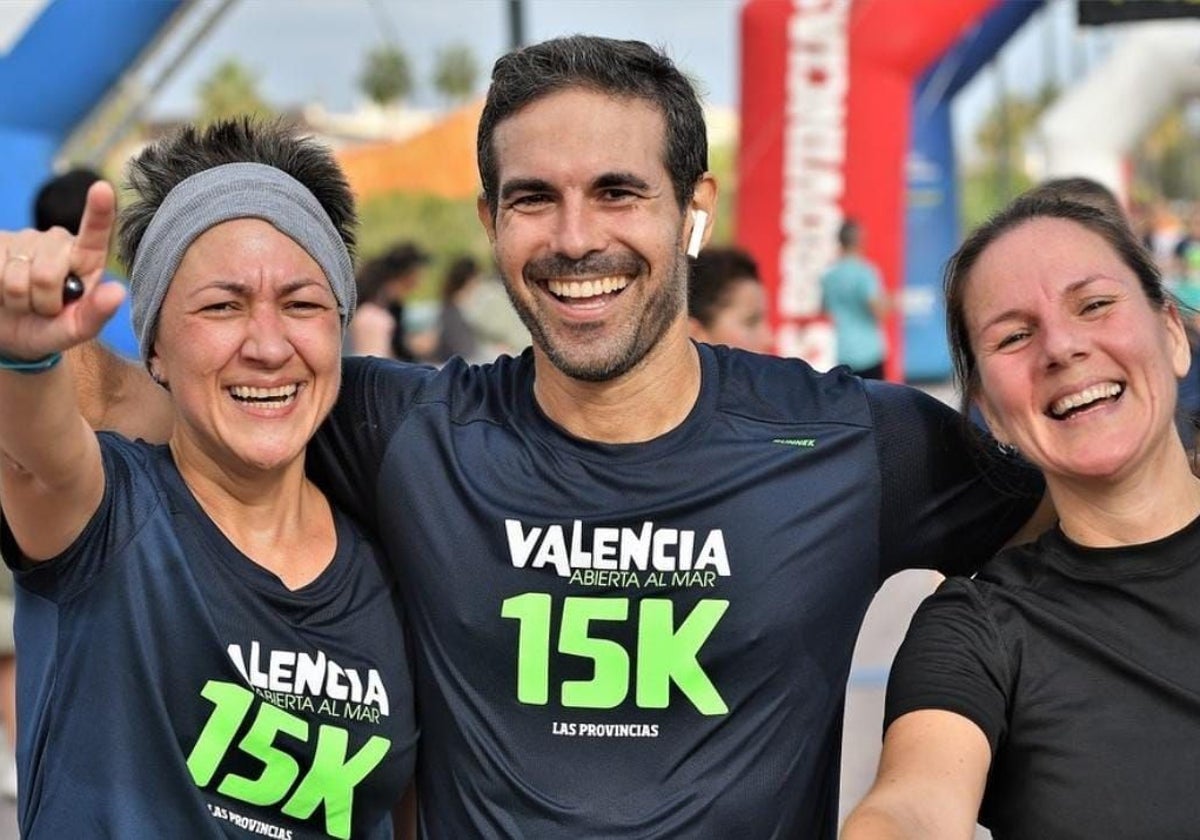 María, Josevi y Teresa, tras finalizar la 15K Valencia Abierta al Mar.