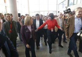 Bernabé, Morant y Zapatero, a su llegada al Palacio de Congresos.