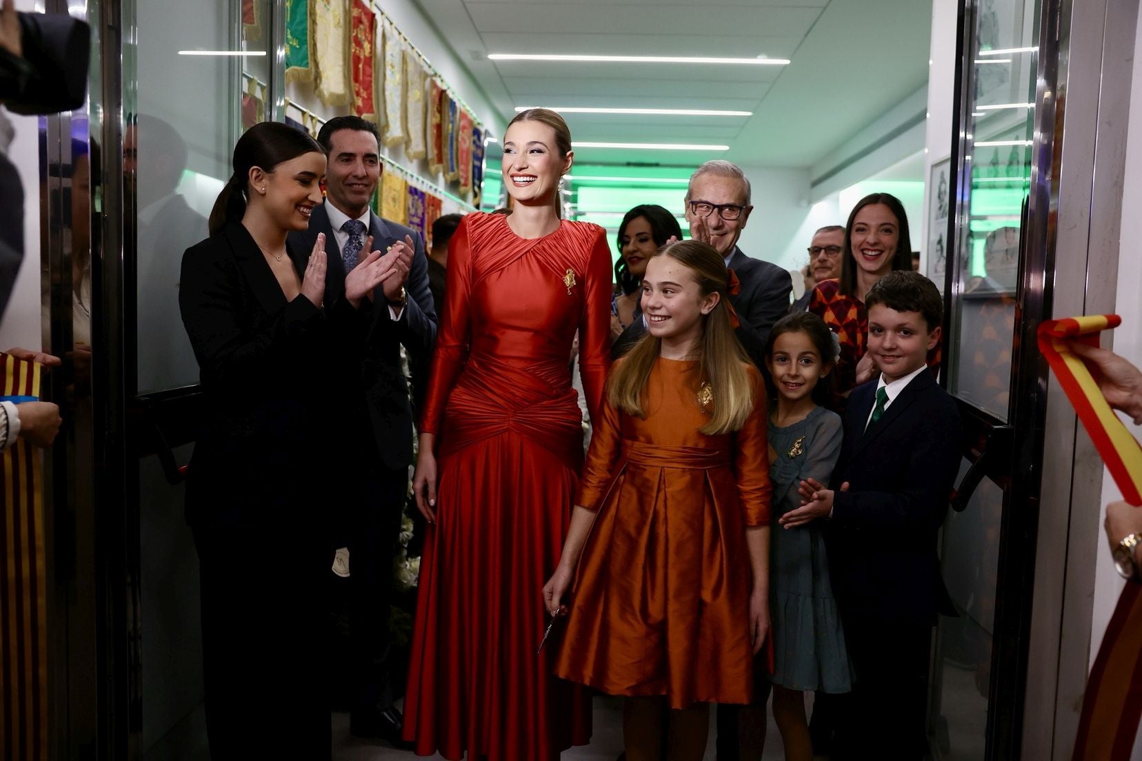 Inauguración de la Exposición solidaria de los espolines de las falleras mayores de Valencia en la falla Convento Jerusalén