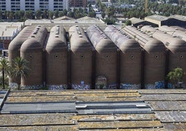 Las anrtiguas bodegas, la enseña del nuevo barrio.