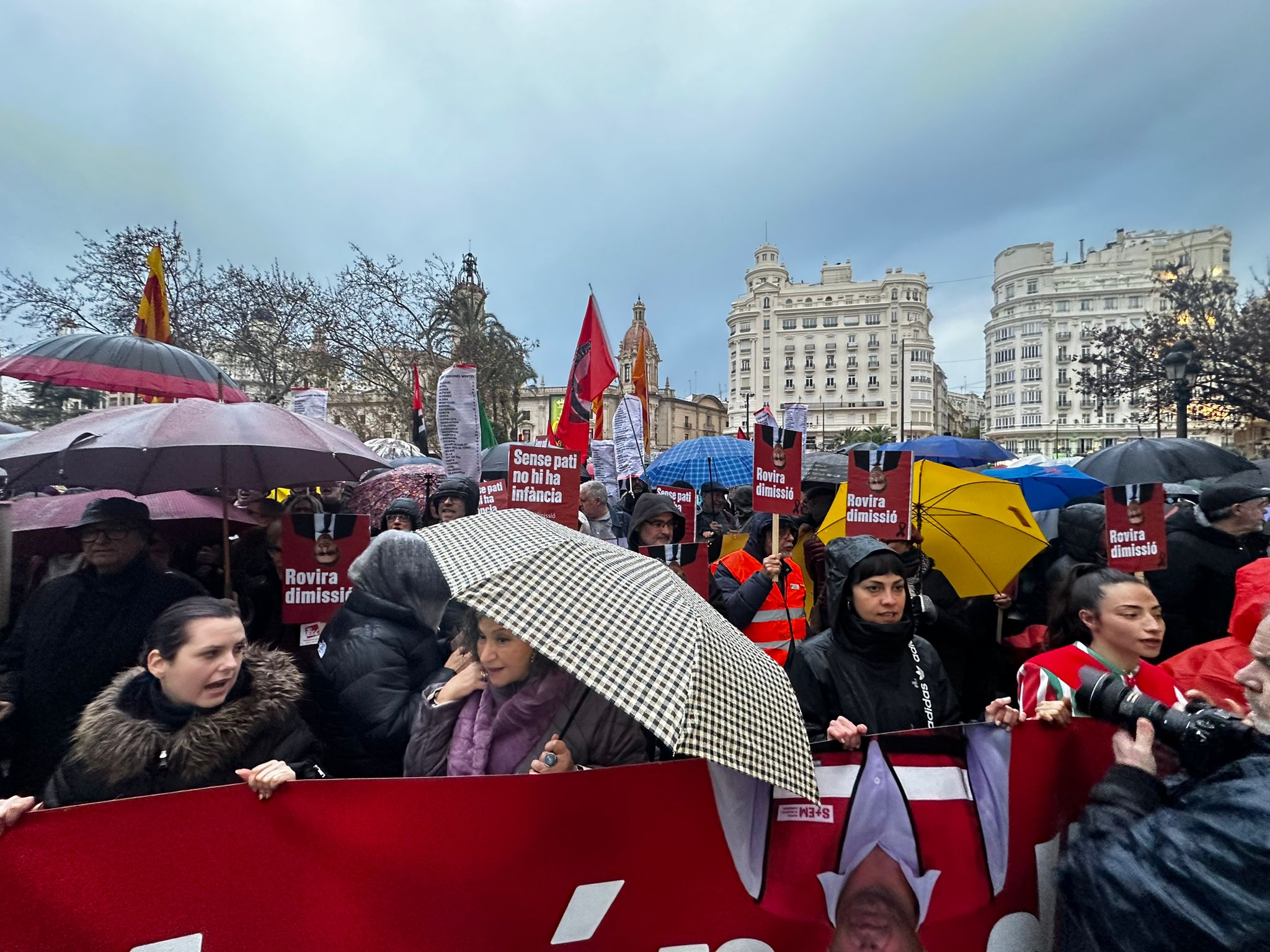 FOTOS | Manifestación en Valencia contra la gestión de la dana y para exigir la dimisión de Mazón