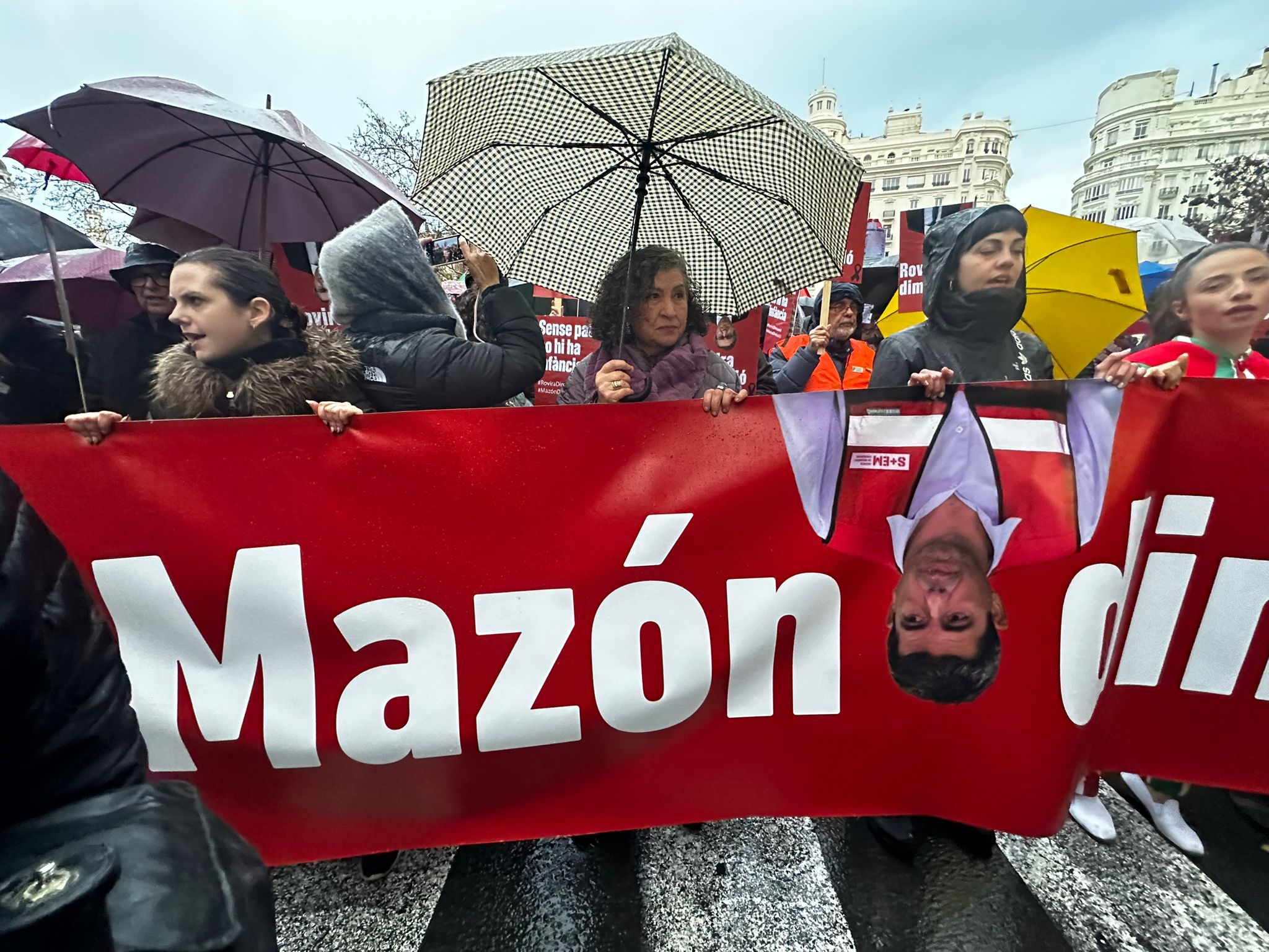 FOTOS | Manifestación en Valencia contra la gestión de la dana y para exigir la dimisión de Mazón