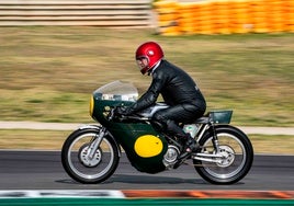 Una moto clásica durante la celebración del Racing Legends 2024.