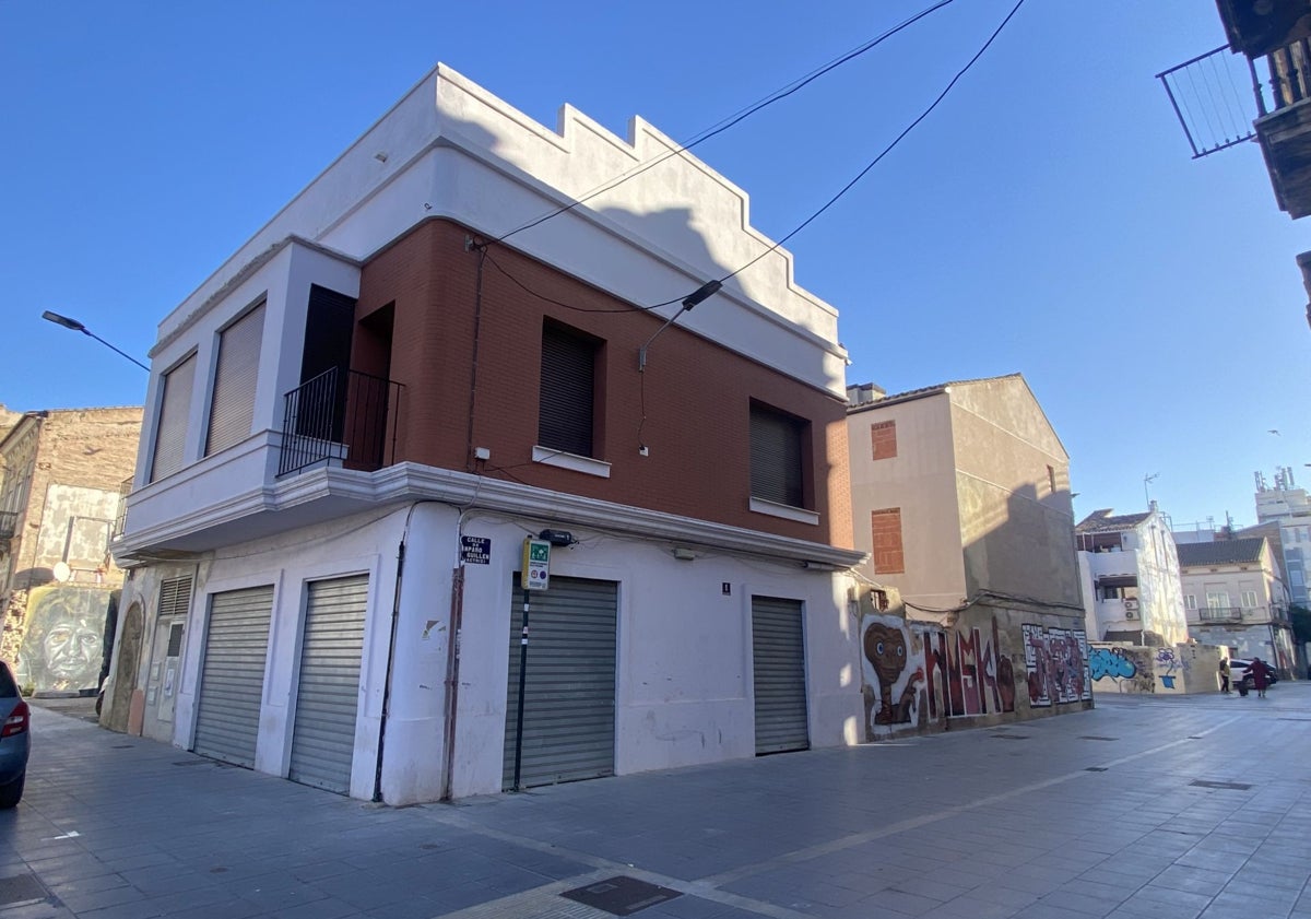 Imagen principal - Edificios comunicados por un patio interior y recayentes a la calle Escalante, José Benlliure y Amparo Guillem.