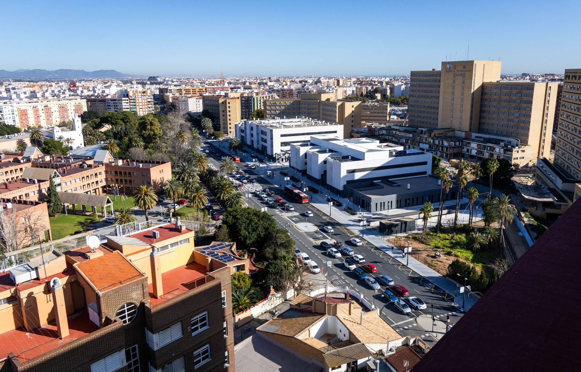 El derribo de la antigua Fe ya se centra en el edificio principal