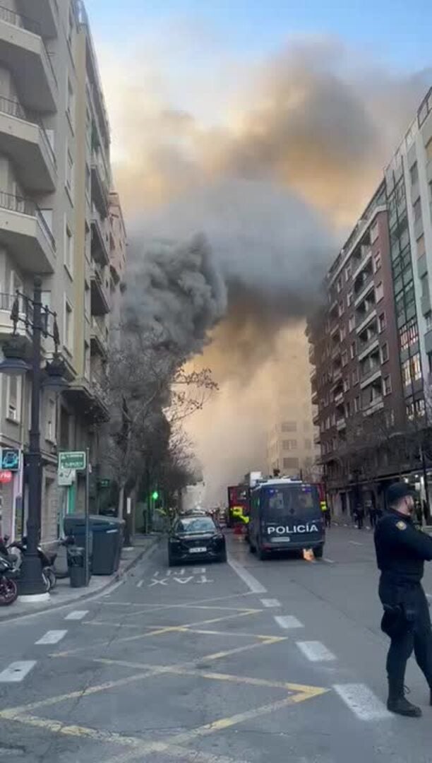 El incendio en un bingo desata el pánico en Valencia