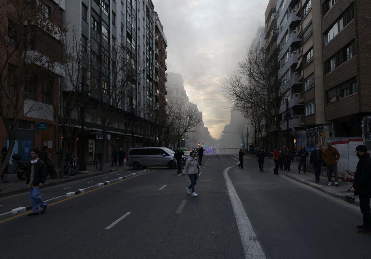 El fuego se ha declarado cerca de la plaza de España.