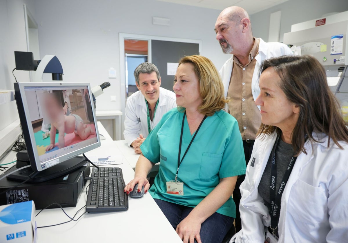 Integrantes del equipo médico de La Fe.