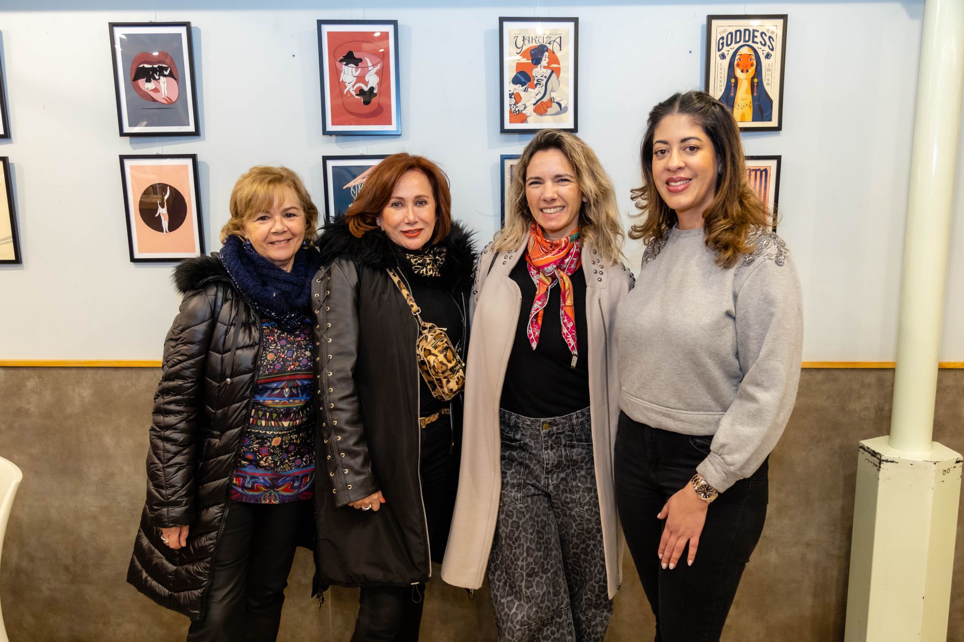 Lola Rodríguez de Mora, Victoria Ripari, Marybel Nilsson y Patricia León en la exposición.