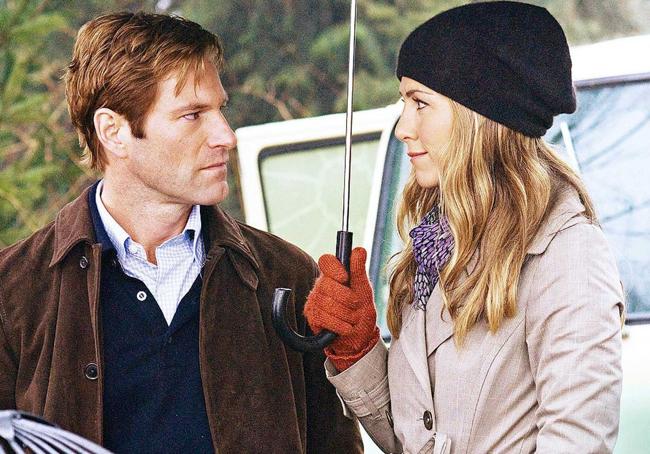 Aaron Eckhart y Jennifer Aniston en una escena de 'Love Happens'.